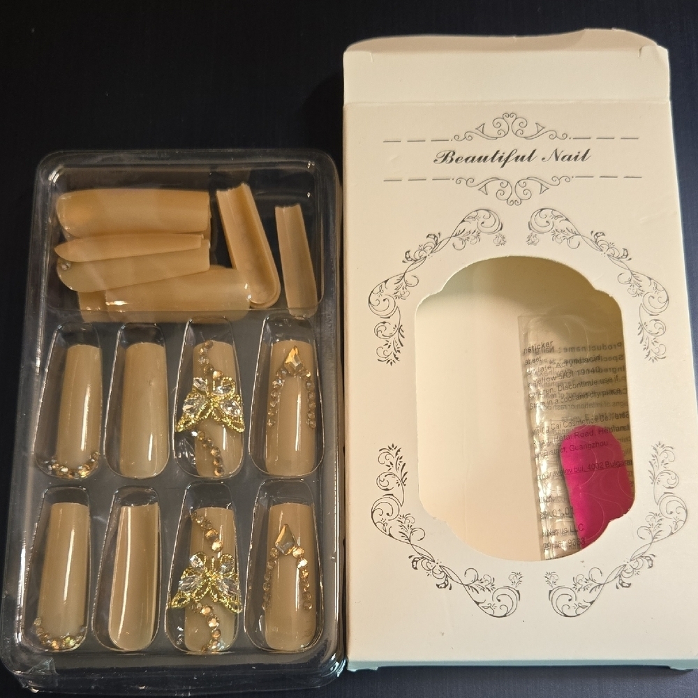 Elegant Gold Press-On Nails with Glue